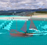 2-Day Whitsundays Sailing Adventure SV Whitehaven - Tourism Caloundra