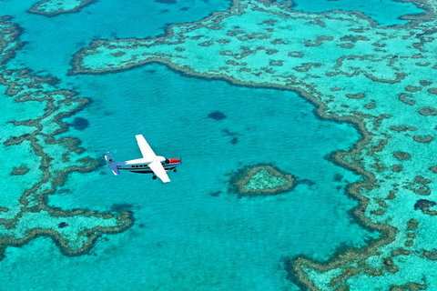 Reef And Island Scenic Flight From Airlie Beach - Tourism Caloundra 4